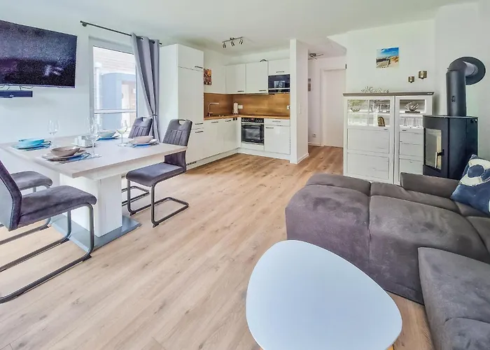 Nyaraló Puettenhuus *